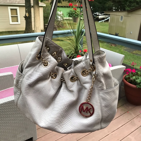 Michael Kors Handbags - MICHAEL KORS Bucket Bag